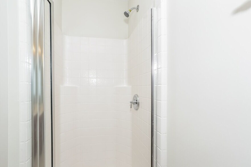 Building Photo - 10430 Carver Falls Rd