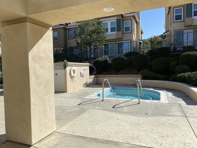 Community Spa - 580 Fenwick Way