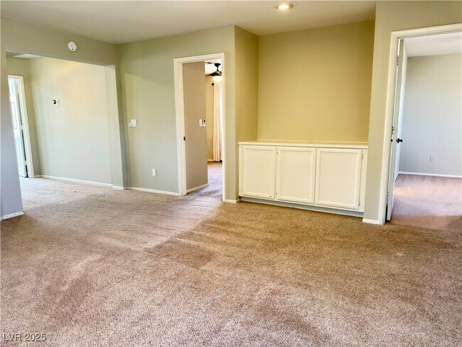 Building Photo - 1635 White Dr