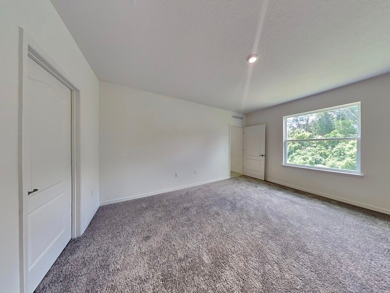 Building Photo - 1330 Chris Ave