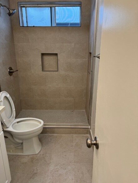 Building Photo - 13401 Victory Blvd