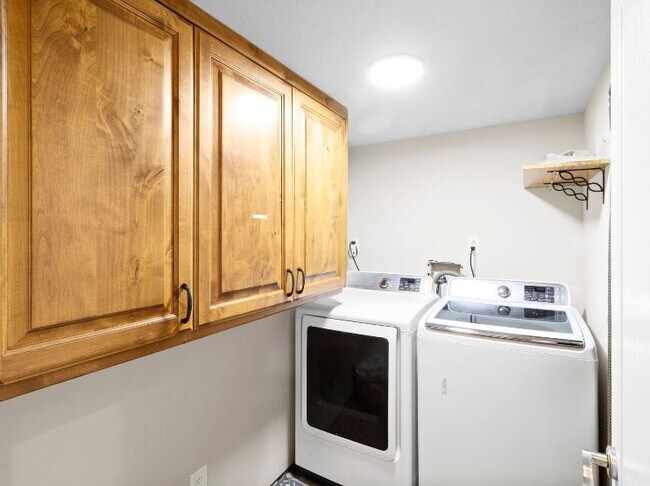 Building Photo - 11792 S 1700 E