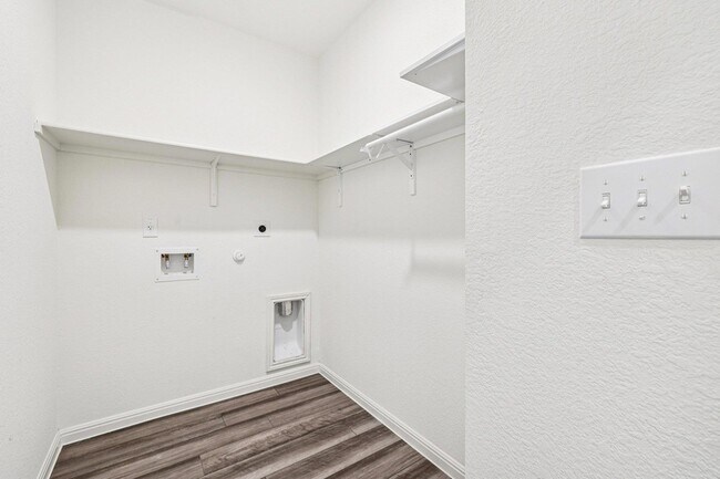 Building Photo - 191 Light Timber Rd