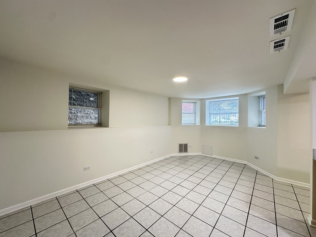 Building Photo - 5808 N Broadway St