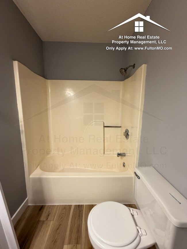 Building Photo - 2711 Mayflower Dr