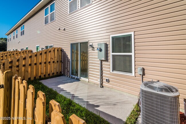 Building Photo - 129 Moultrie Village Ln