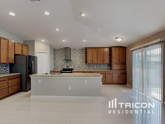 Building Photo - 15252 Bareback Dr