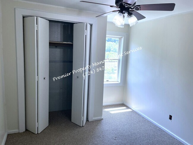 Building Photo - 916 3rd Ave