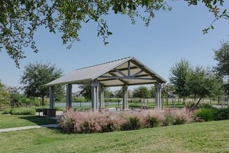 Building Photo - 411 Via Regatta Dr