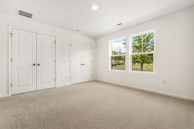 Building Photo - New Build Just Minutes to North Hills & Downtown!