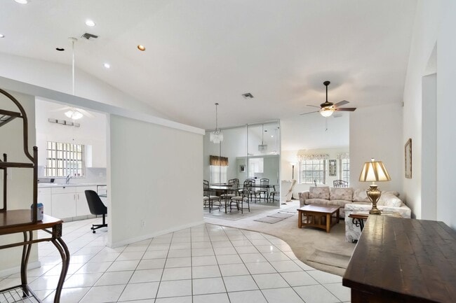 Building Photo - 3852 Wendy Anne Cir