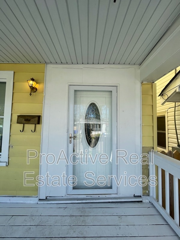 Building Photo - 815 W 34th St