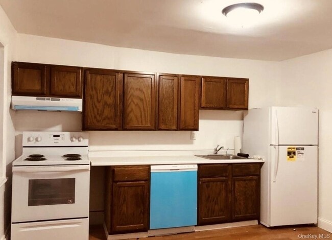 Building Photo - 9 Kelly Hill Rd