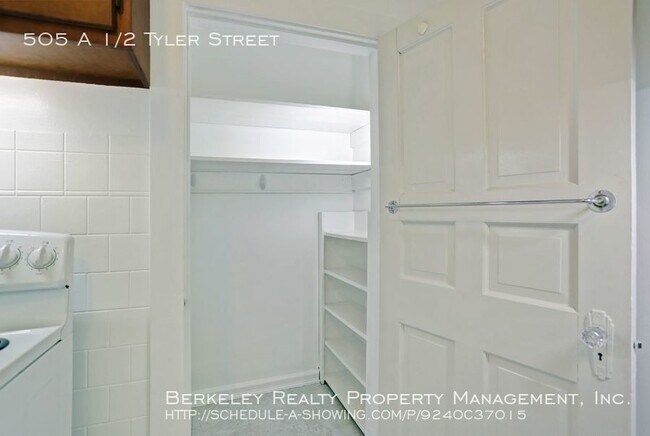 Building Photo - 505 1/2 Tyler Street - A