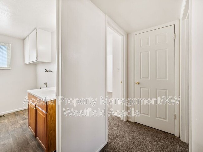 Building Photo - 255 500 N