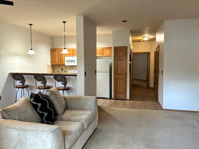 Building Photo - Long Term Rental - Tarn Landing A7