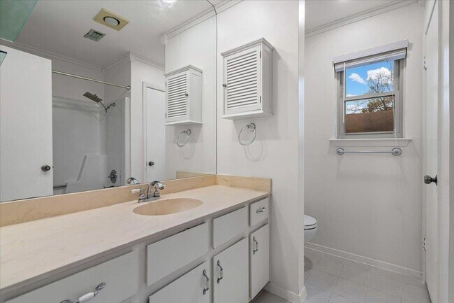 Building Photo - 1413 Gracy Dr