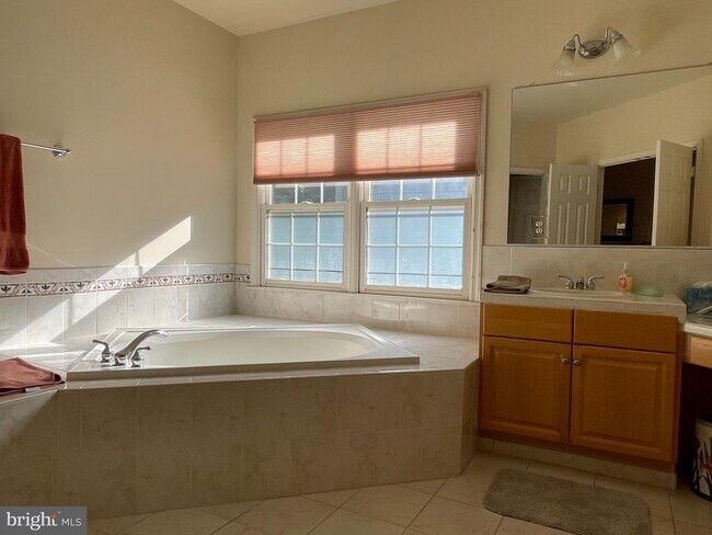 Building Photo - 6915 Bonheim Ct