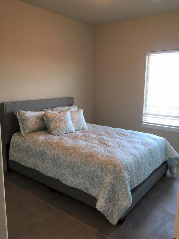 Building Photo - 2790 E 45th St N