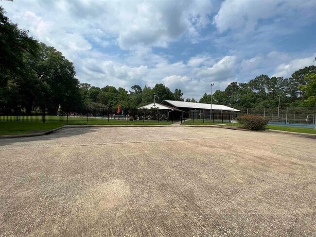 Building Photo - 12965 Larch Ln