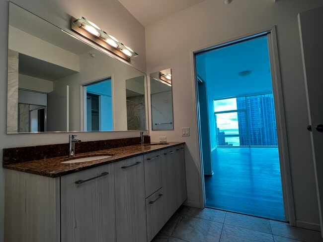 Building Photo - 223 E Grand Ave