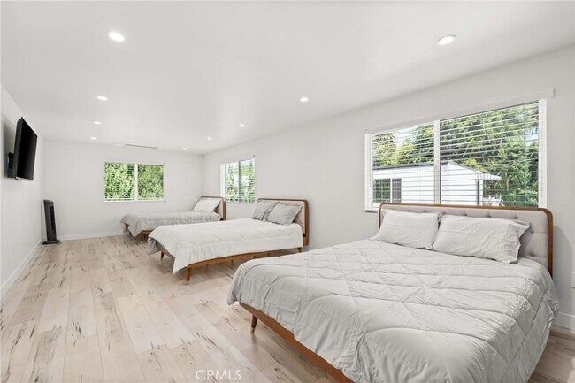 Building Photo - 4630 Cedros Ave