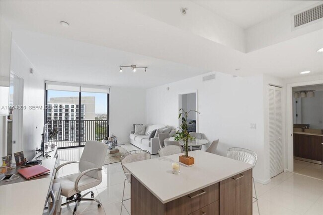 Building Photo - 5300 Paseo Blvd