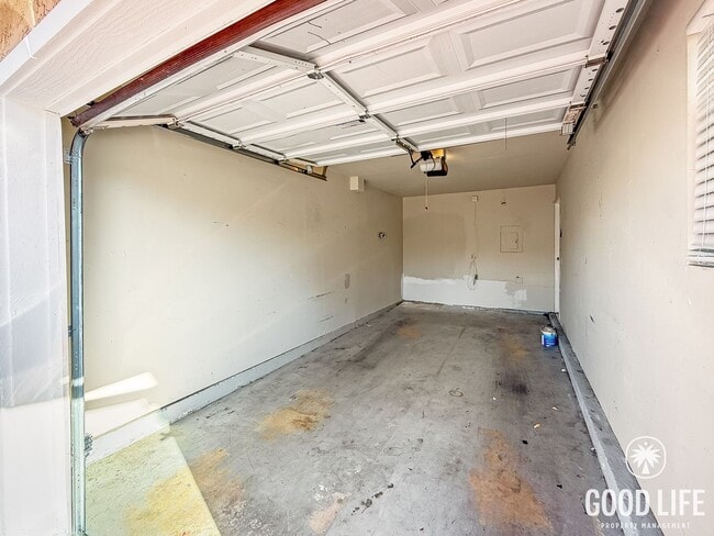 Building Photo - Beautiful 2B 2.5BA Townhouse in El Cajon!