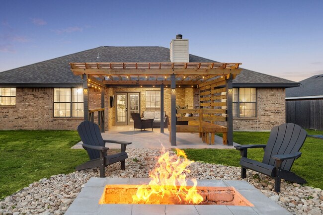 Building Photo - 506 James Loop