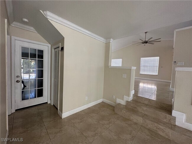 Building Photo - 12870 Eagle Pointe Cir