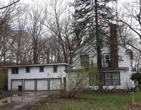 Building Photo - 204 Pekin Ave