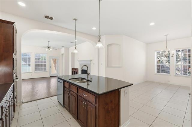 Building Photo - 304 Sir Brine Dr