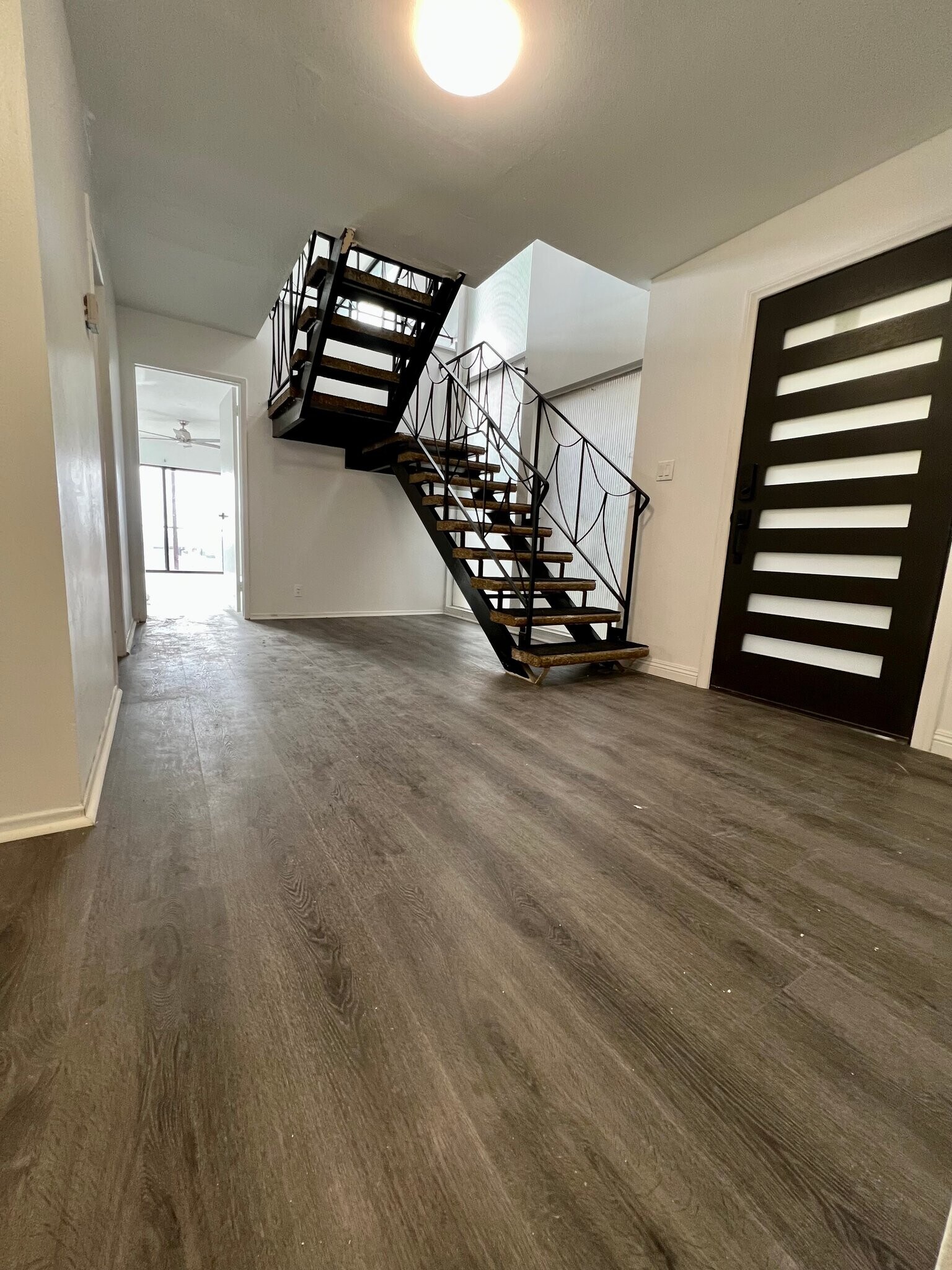 Building Photo - 2052 Terrace Dr