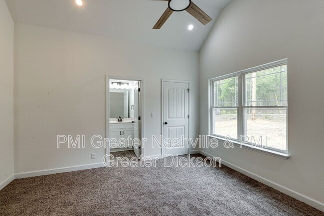 Building Photo - 732 Lucas Rd