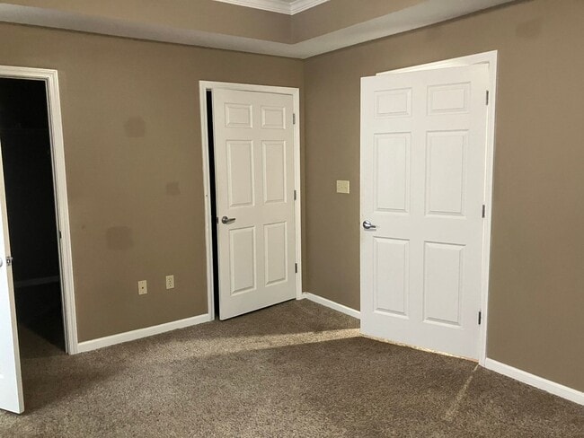 Building Photo - 3 BR / 3 BA @ Bridgepointe