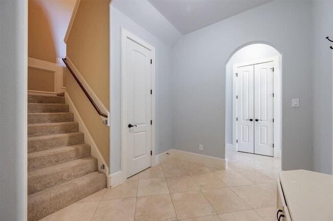 Building Photo - 12955 Lake Parc Bend Drive