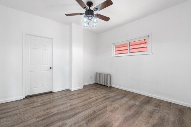 Building Photo - 182 Avenue F