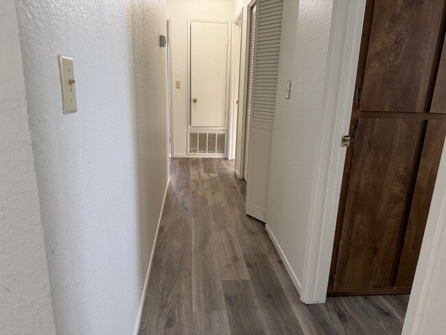 Building Photo - Remodeled 3 bedroom 2 bath house in Citrus Heights HUGE YARD