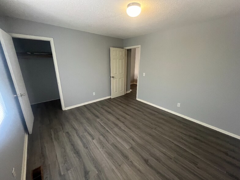 Building Photo - 147 Woodland Dr