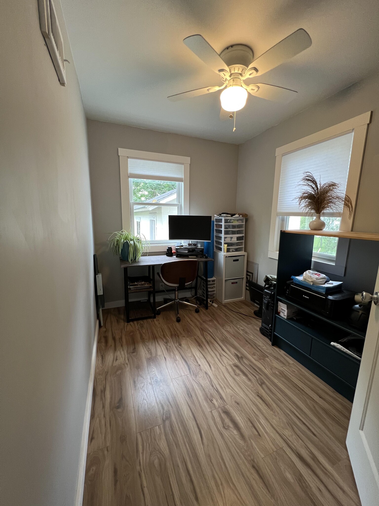 Small Bedroom - 49 North St