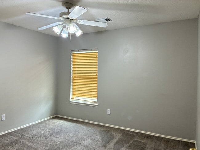 Building Photo - 12402 Ravens Chase Ln
