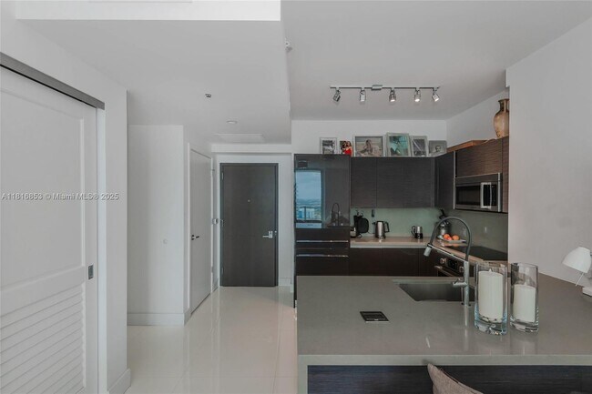 Building Photo - 1080 Brickell Ave