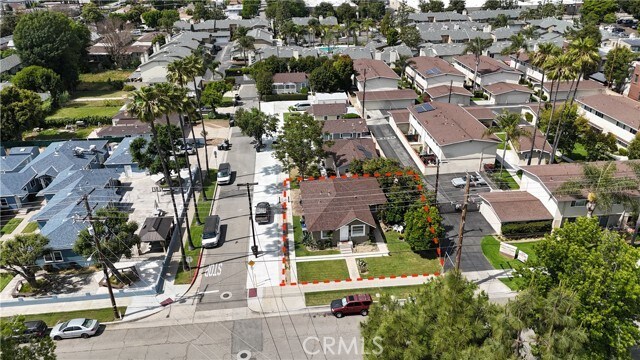 Building Photo - 633 W Maple Ave