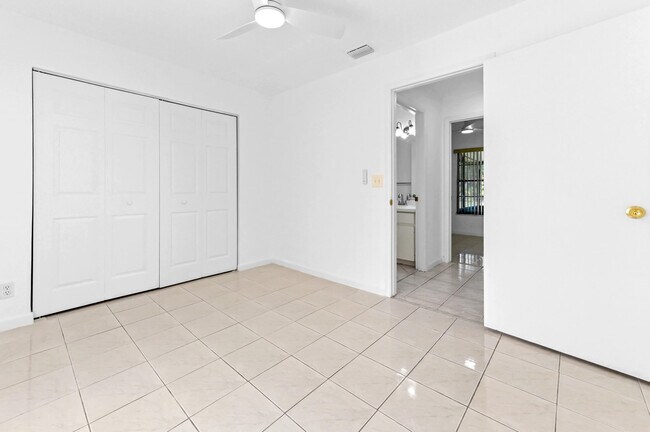 Building Photo - 13751 59th Ln N