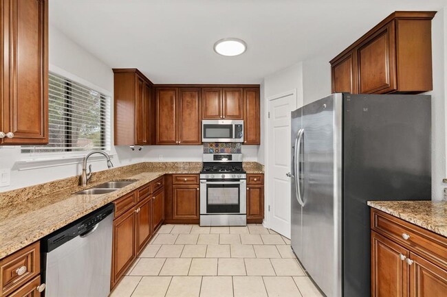 Building Photo - 1505 Charolais Dr
