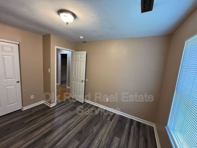 Building Photo - 954 Hathaway Dr