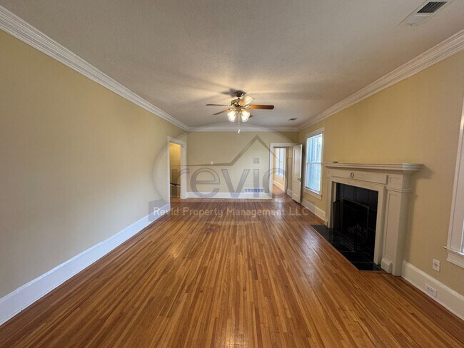 Building Photo - MALLORY 255