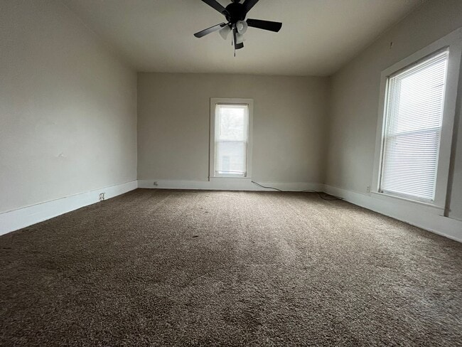 Building Photo - tb412