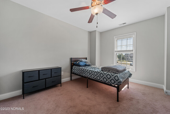 Building Photo - 270 Silver Hills Dr