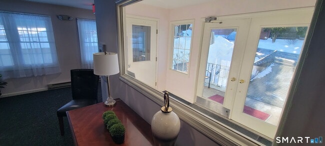 Building Photo - 136 Deer Hill Ave